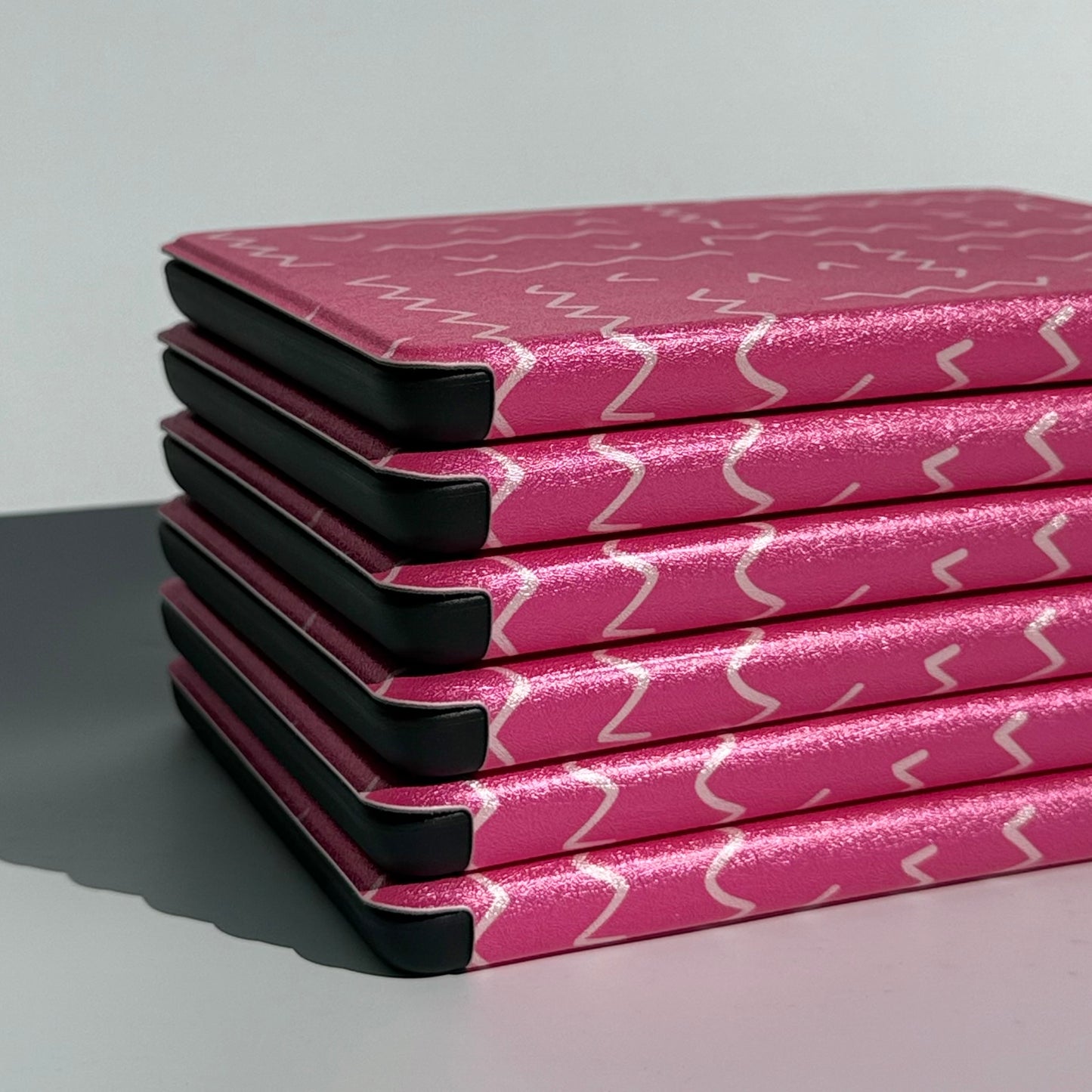 Cute decorative kindle case in pink colour with sleep function