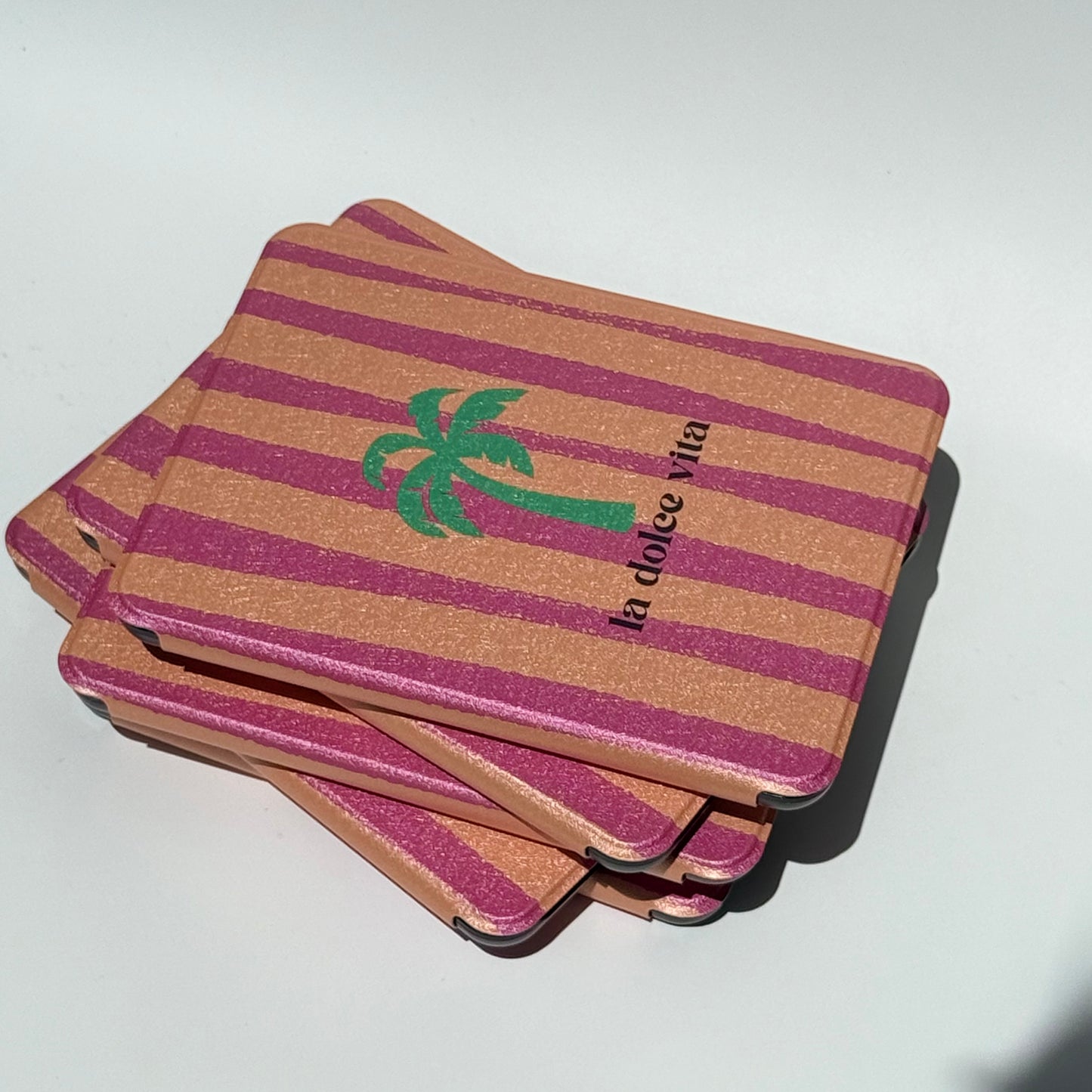 Eco-friendly summer Kindle cover with built in hand strap