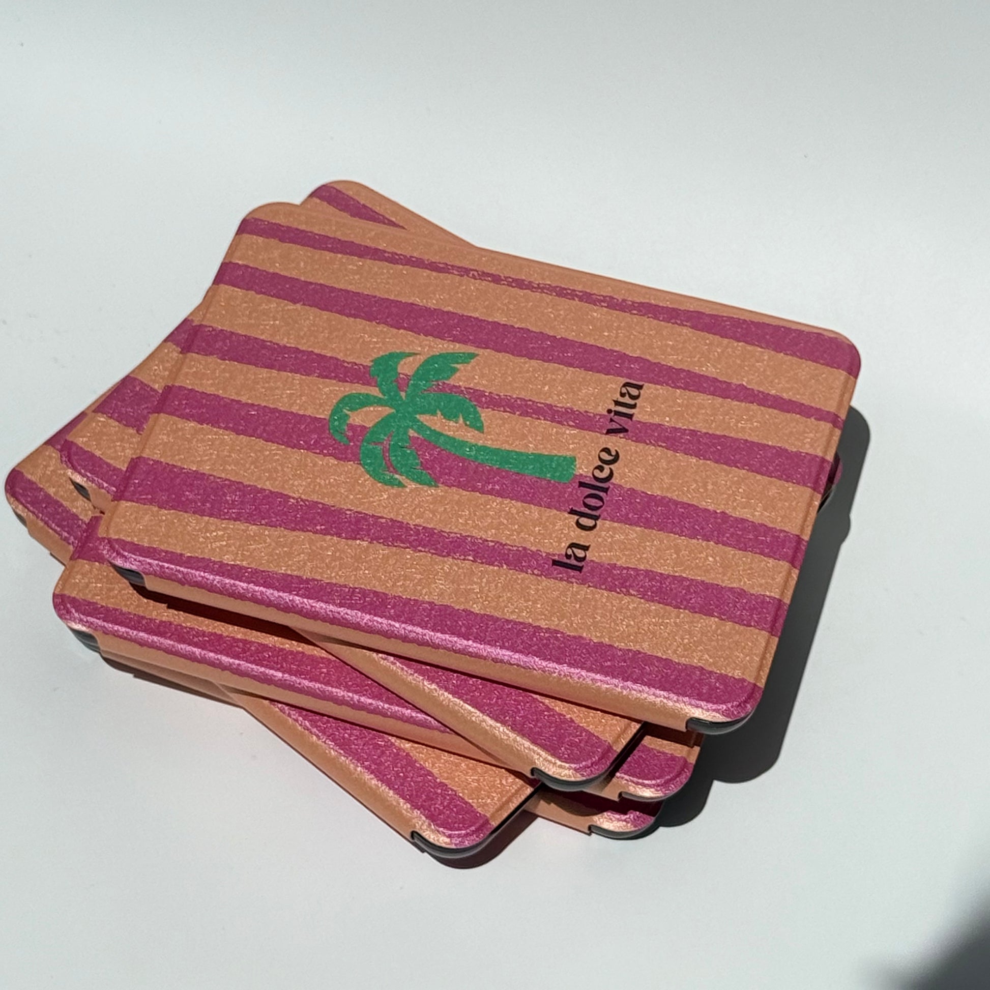 Eco-friendly summer Kindle cover with built in hand strap