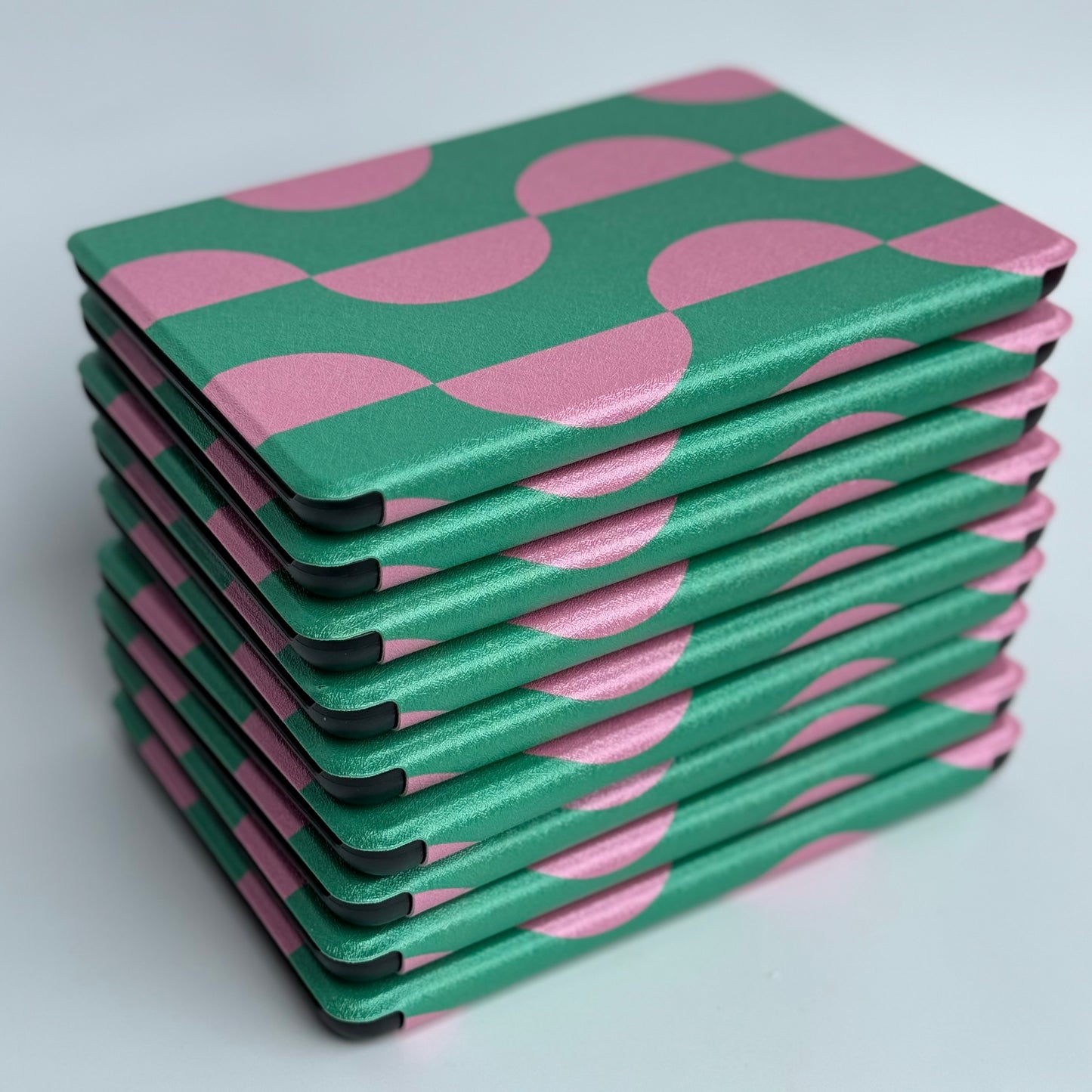 Green decorative kindle case with vintage crescent design