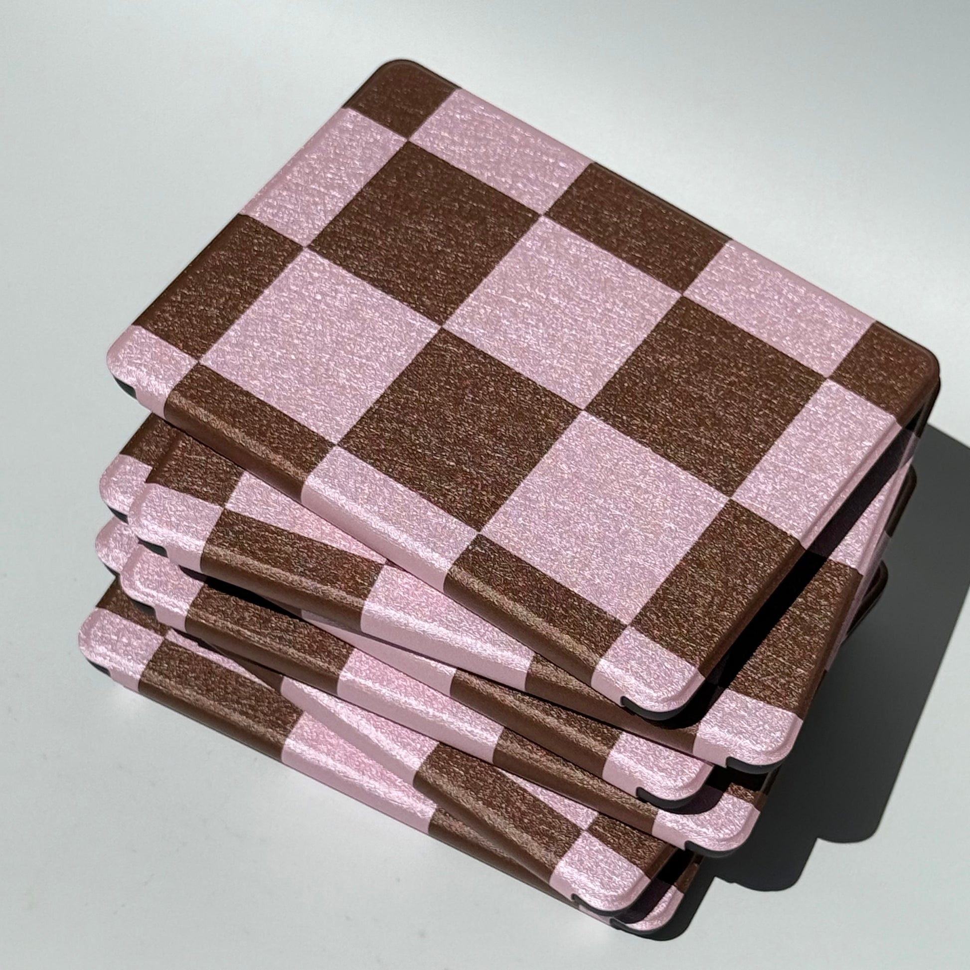 Cute pink kindle cover with check design and hand strap