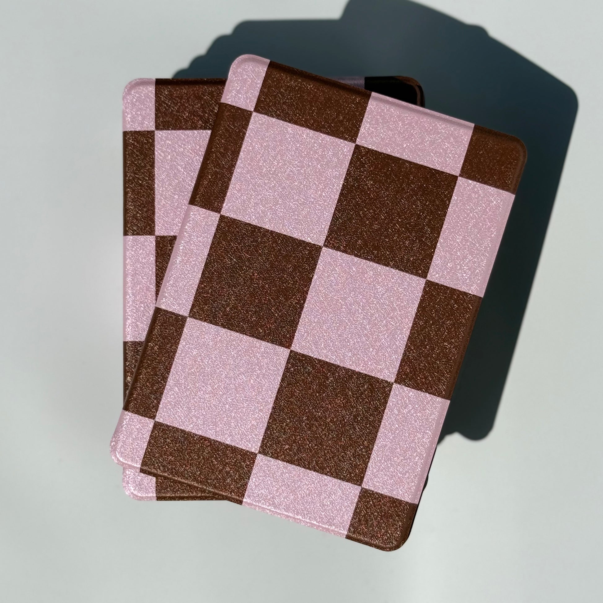 Stylish kindle case with flip cover and pink design