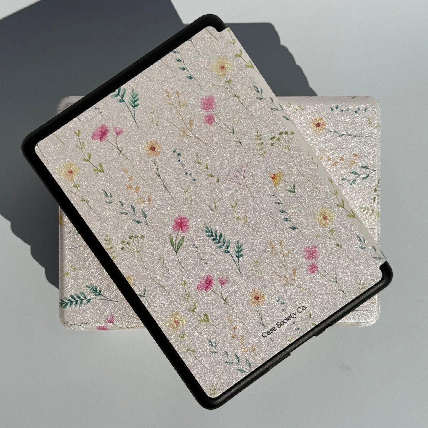 Floral kindle case for Paperwhite back view