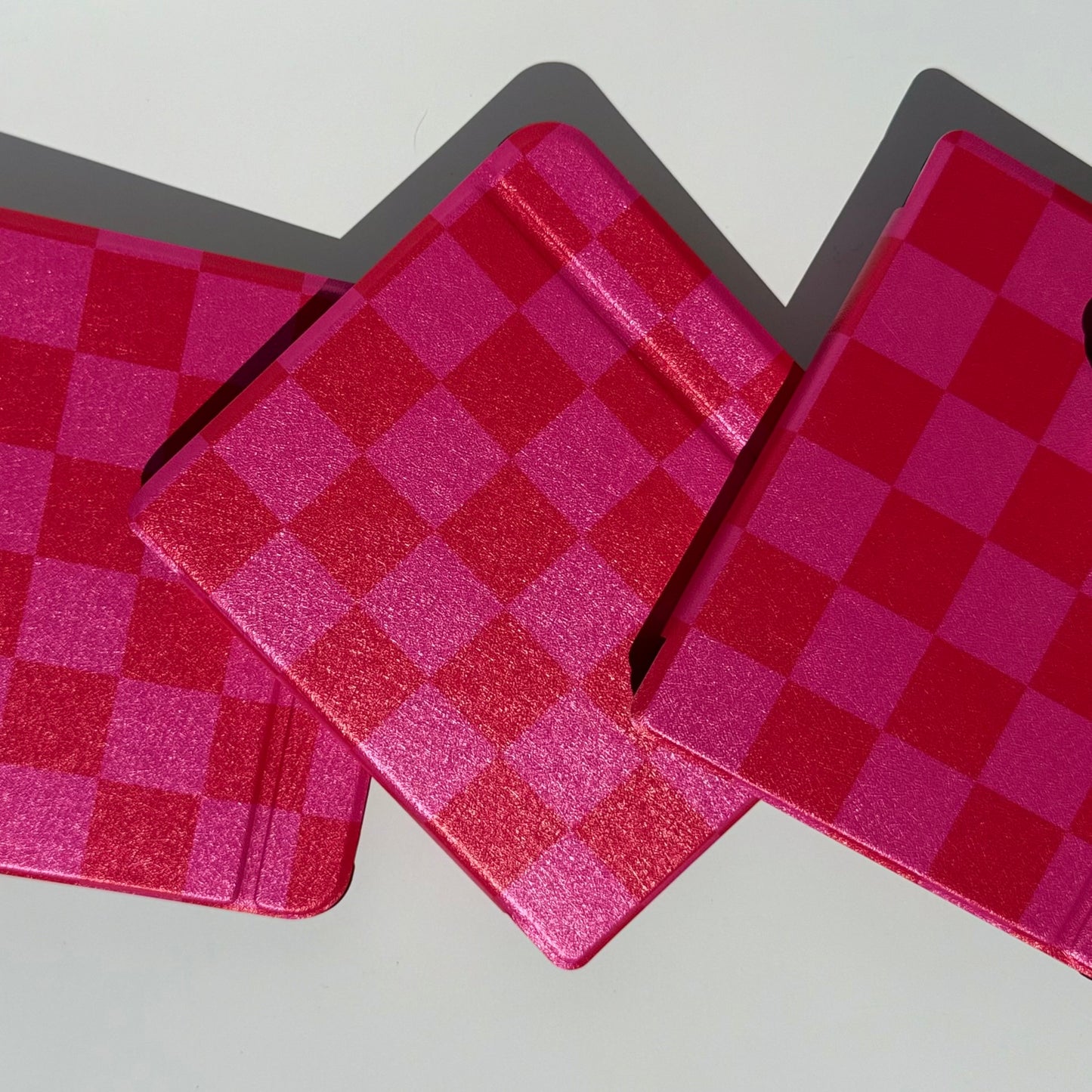 magnetic kobo case with hand strap for libra with pink design