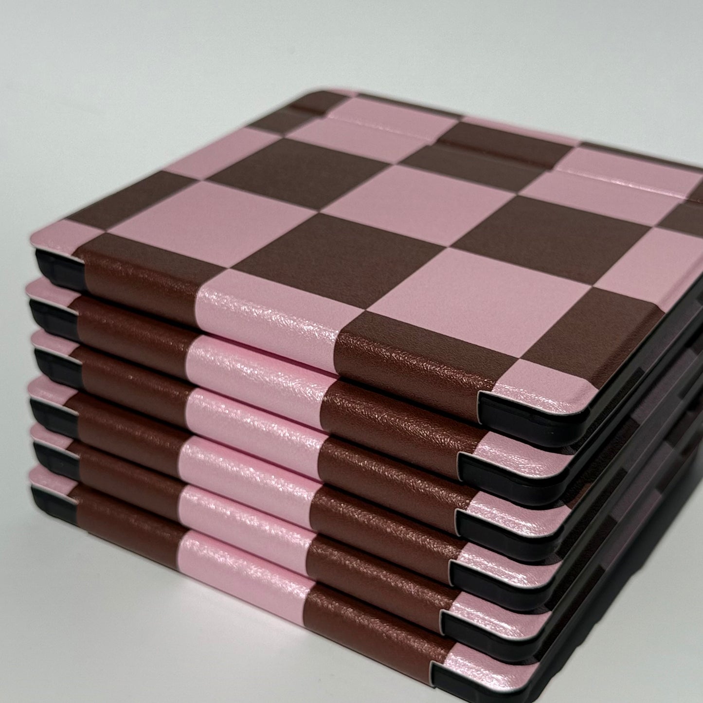 kobo libra sleeve with pink checkered case for easy reading