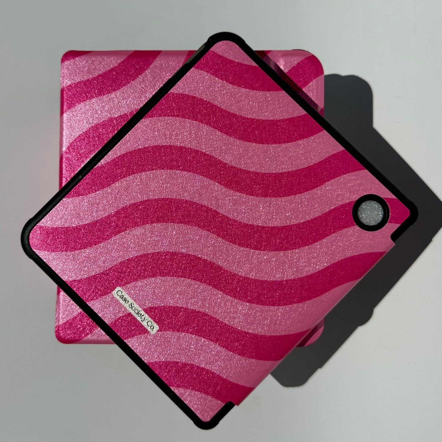 stylish pink kobo libra cover with hand strap and rear magnet