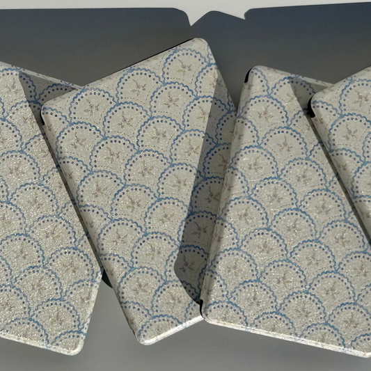 COTTAGE KINDLE CASE WITH BLUE PRINT