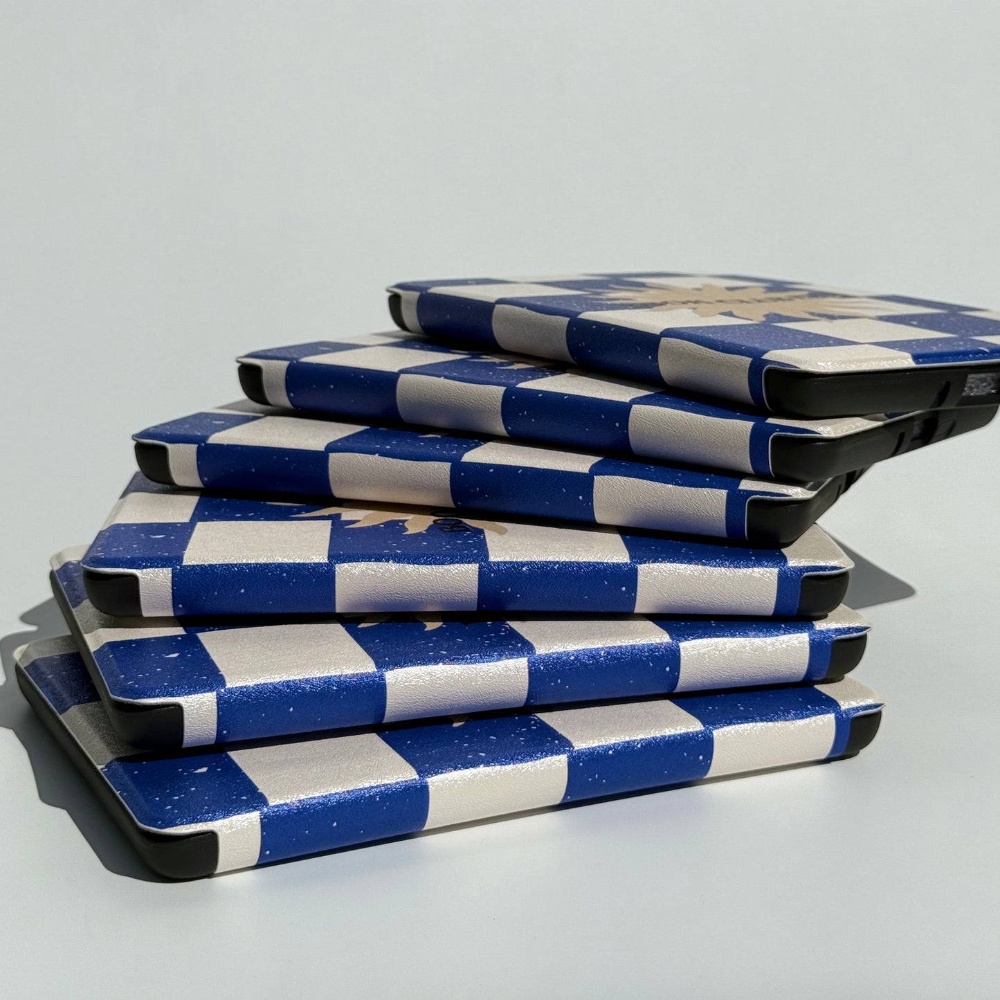 Folding kindle cover with check pattern and summer design