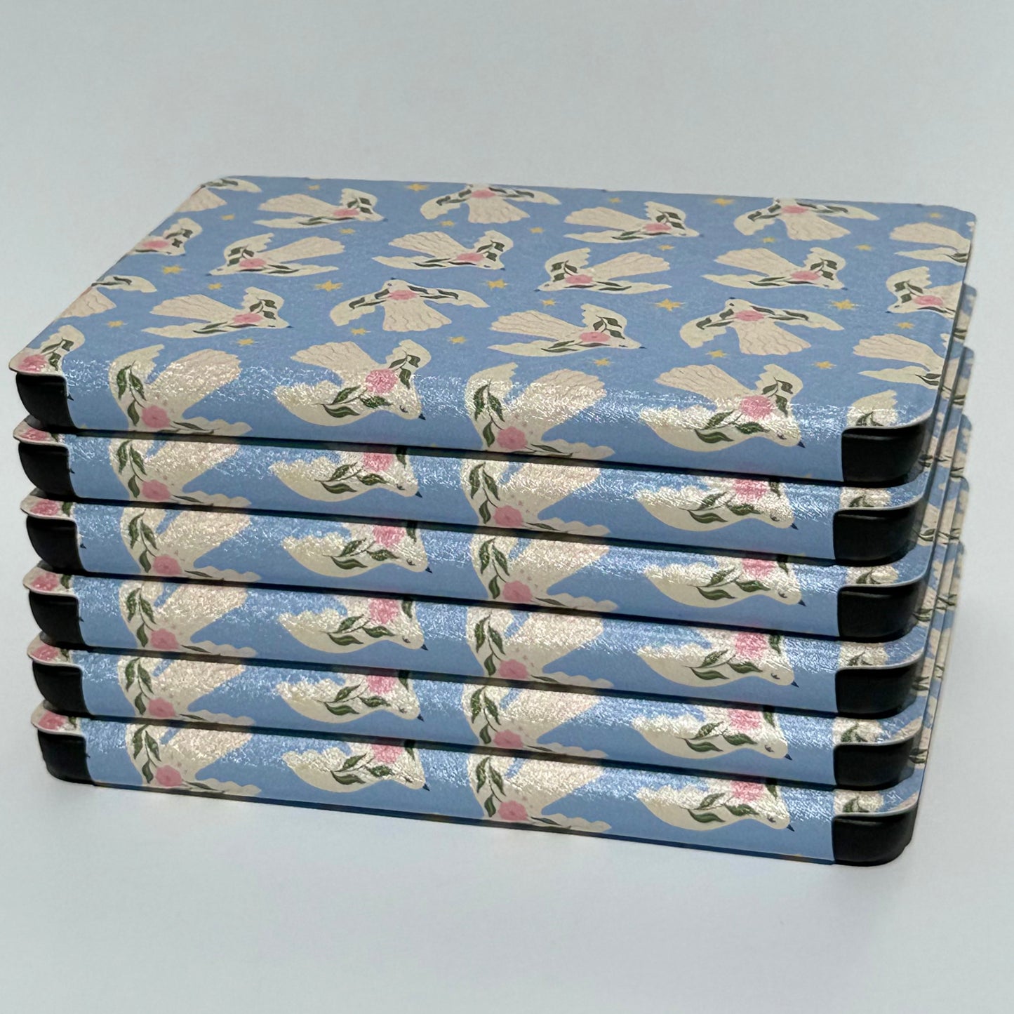 Date kindle case with bird pattern in blue colour with magnet 