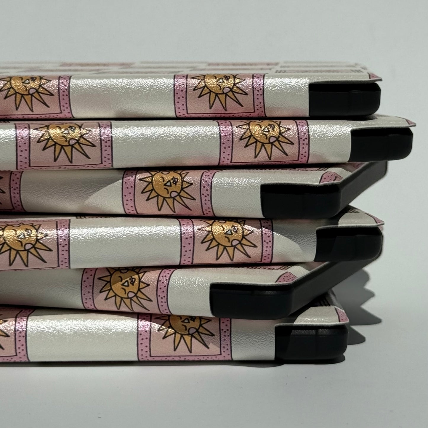 golden hour kobo Clara case with white and pink sun pattern