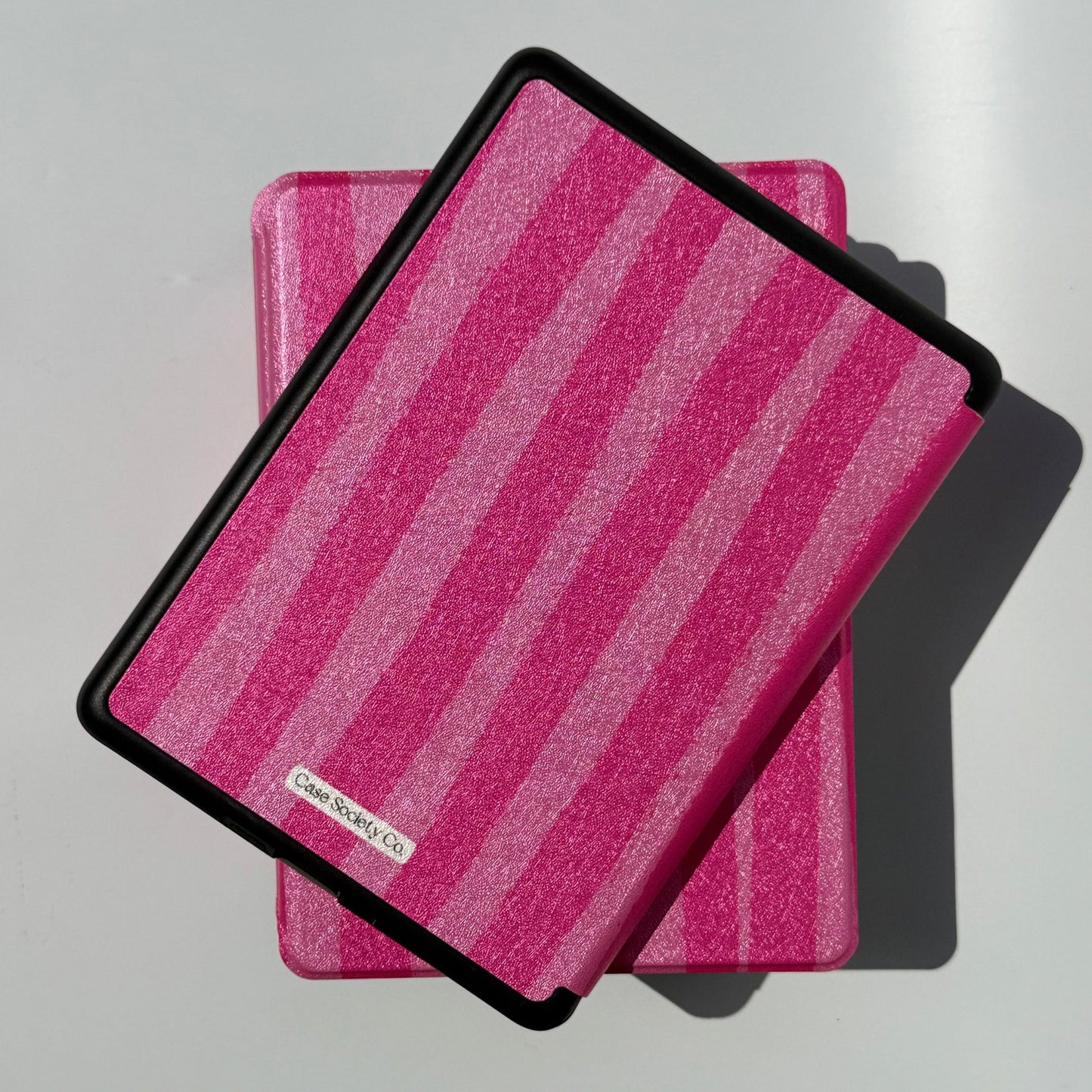 Back of the Le Soleil Kindle case showing the raspberry pink stripes