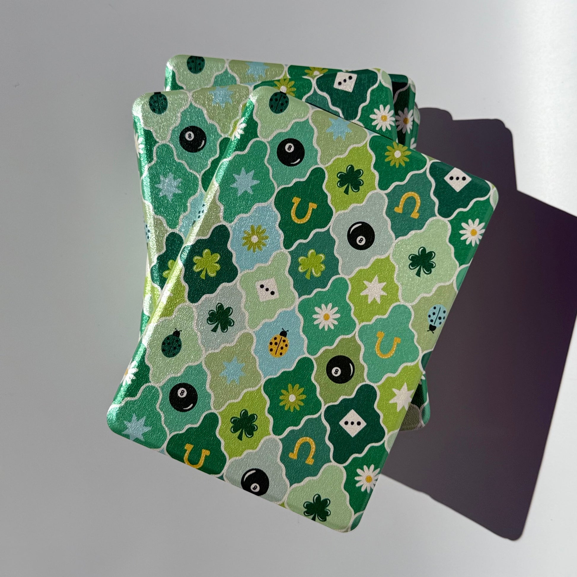 lightweight kindle cover with pink and green pattern and magnet back