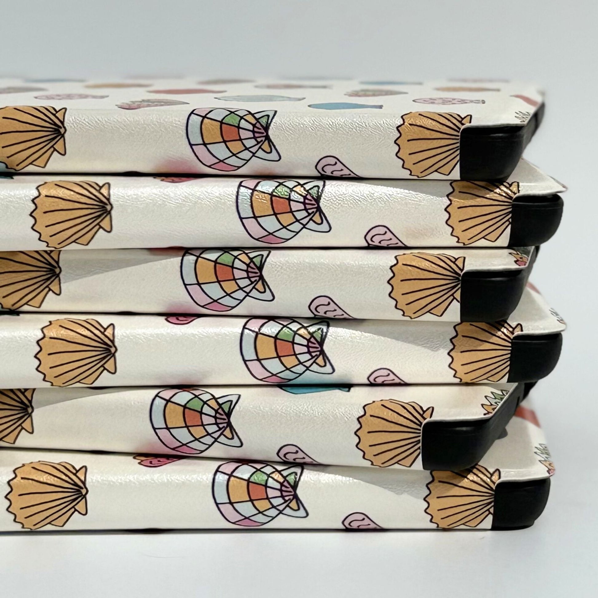 Shores Of Ophelia seashell Kindle case with hand strap