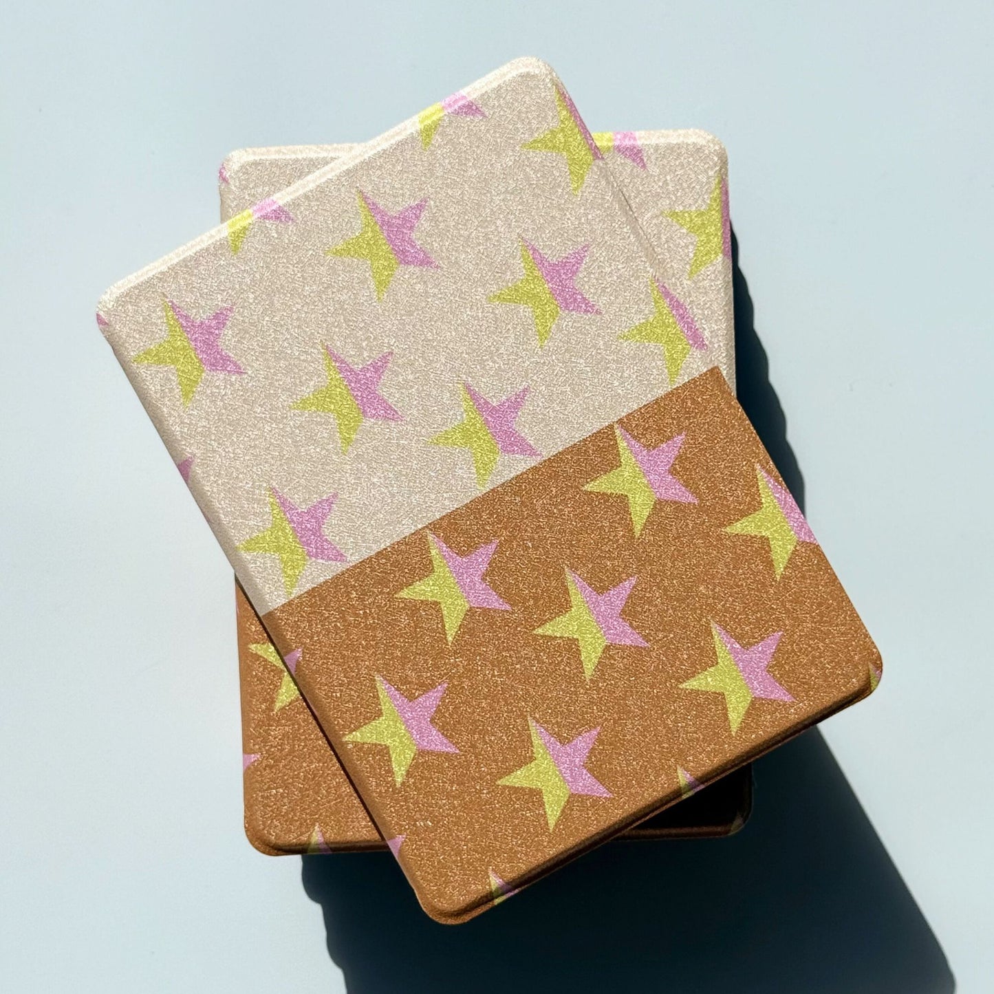 Cute magnetic Kindle case for book lovers with star pattern