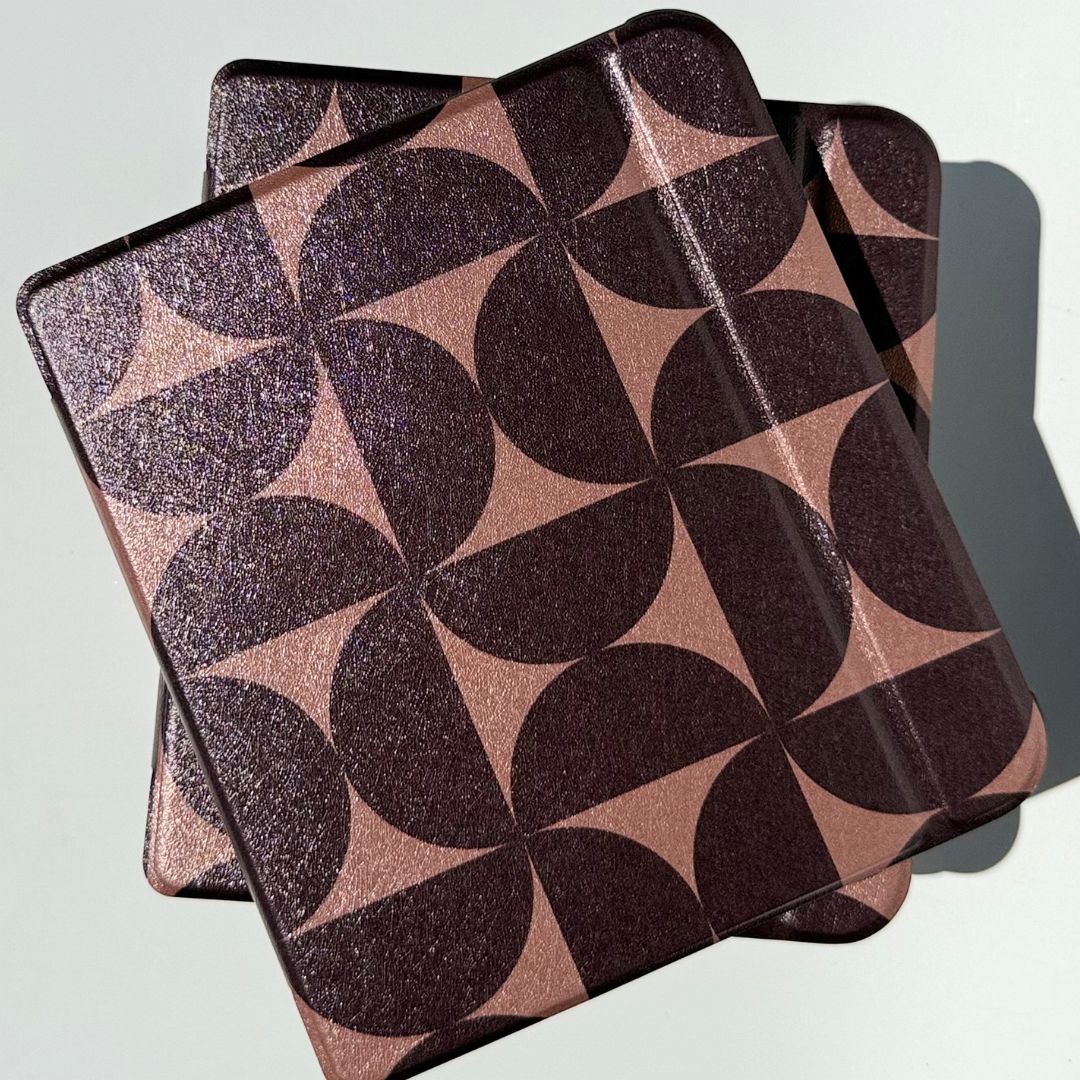 aesthetic kobo libra case with brown pattern and handstrap