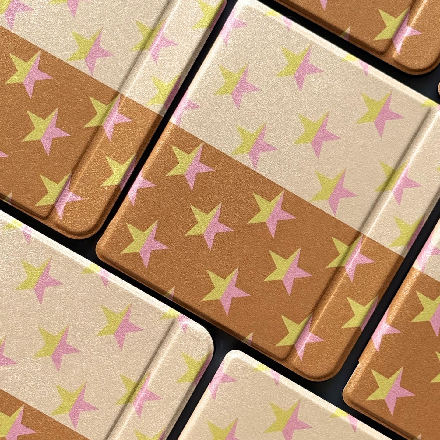 Upright Stardream Kobo case with pink stars.