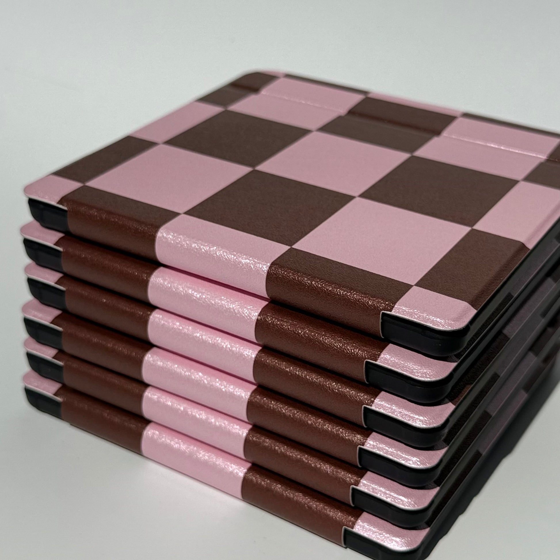 kobo libra sleeve with pink checkered case for easy reading